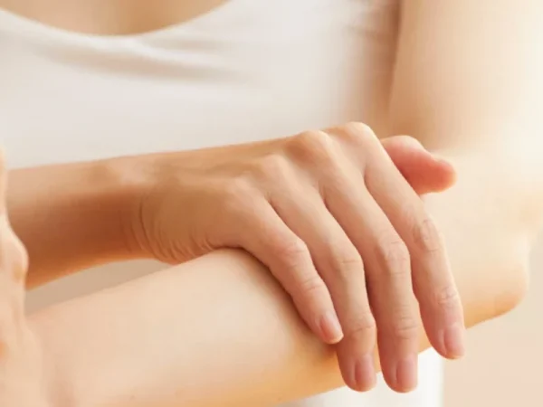 Чому професійна консультація дерматолога важливіша за самолікування